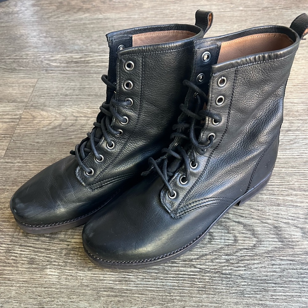 FRYE Women's Veronica Combat Boot Black Soft Vintage Leather Size 8.5